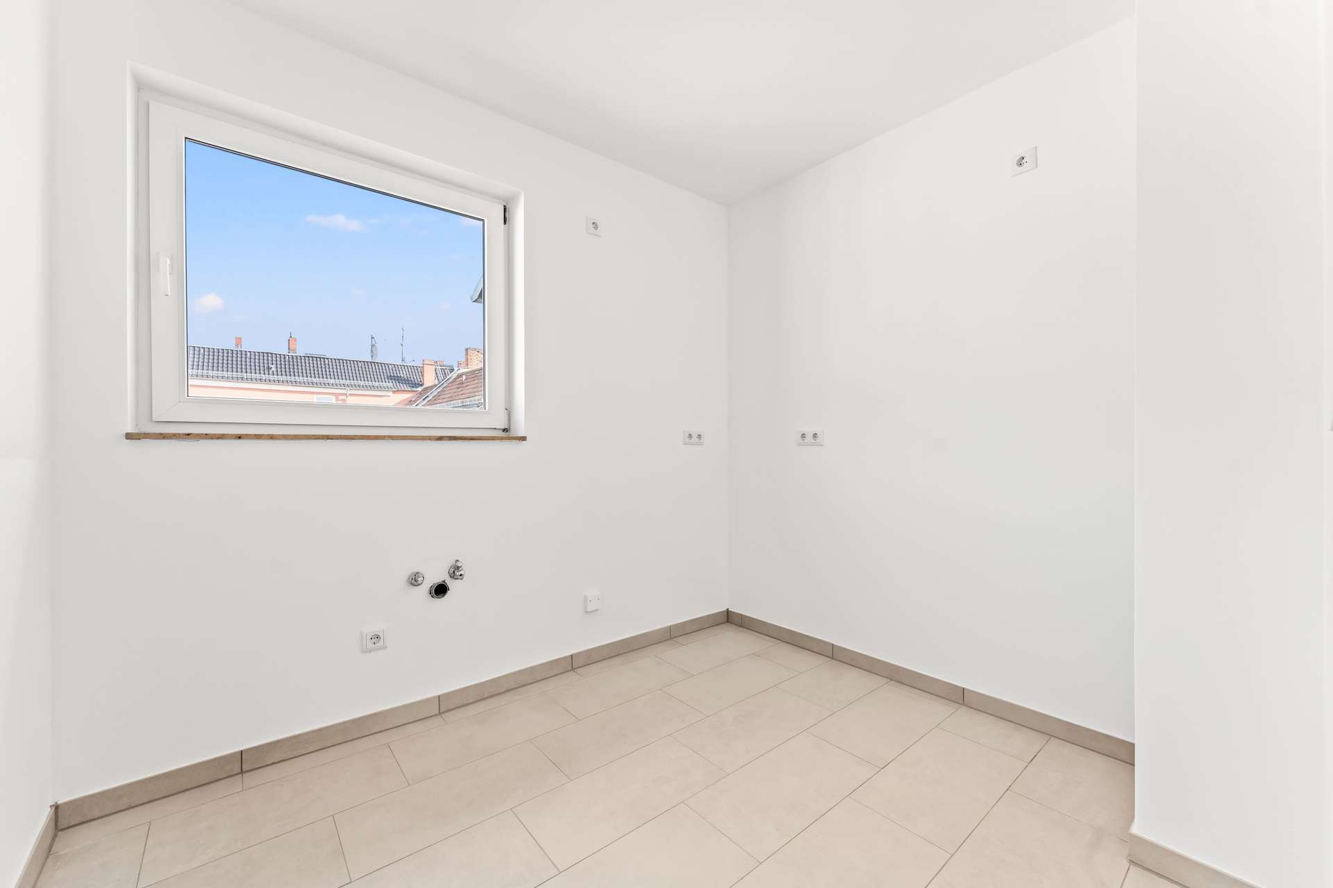 Kernsanierte 2-Zimmer-Wohnung in Traumlage (Duplex-Stellplatz vorhanden) – Berlin