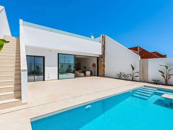 Neubau Villas mit 3 Schlafzimmern und 3 Badezimmern in Los Alcazares| Ref: MA-2383B