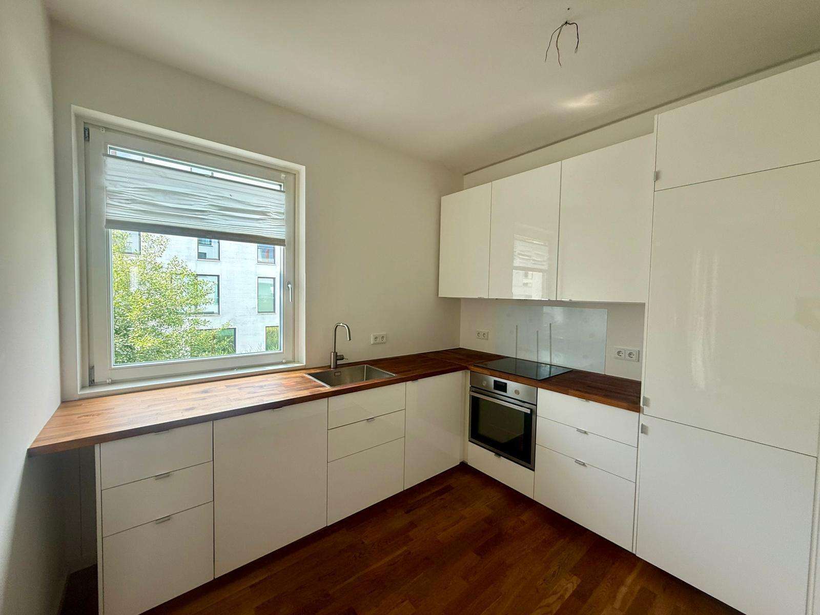 Neuwertige 3 Zimmer Wohnung mit Balkon und Gäste WC im 1.OG vom begehrten Fünf Morgen – Berlin