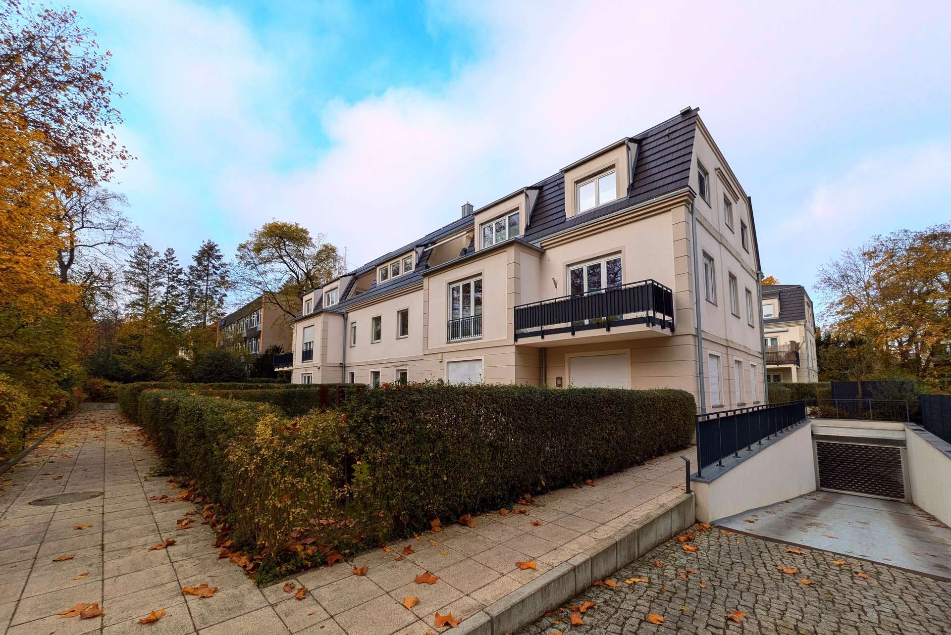 Luxuriöse Gartenwohnung mit exklusiver Ausstattung in herausragender Lage – Berlin