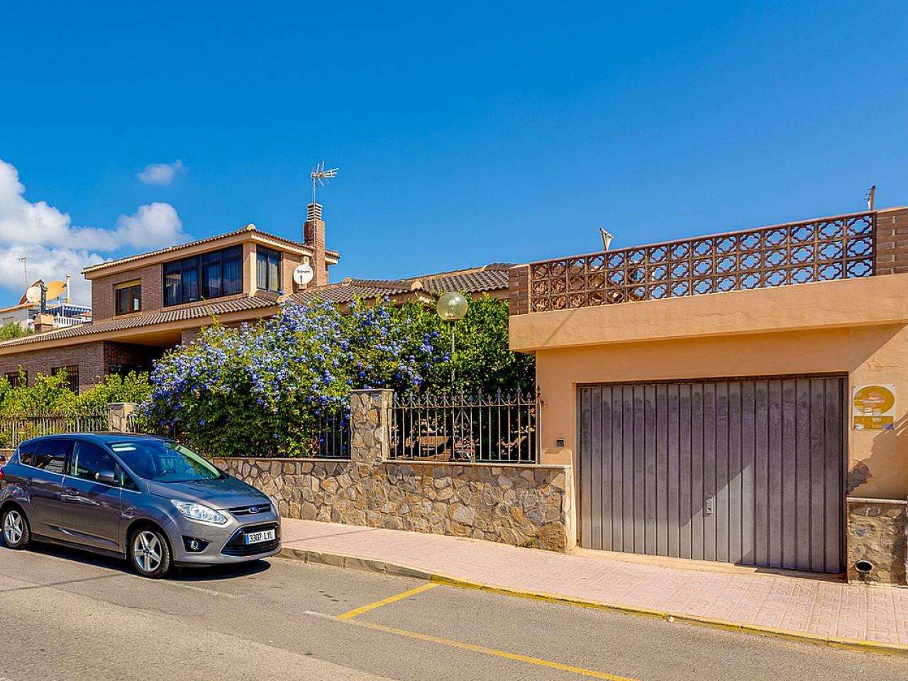 Neubau Villas mit 4 Schlafzimmern und 5 Badezimmern in Torrevieja| Ref: MA-2245 – Torrevieja
