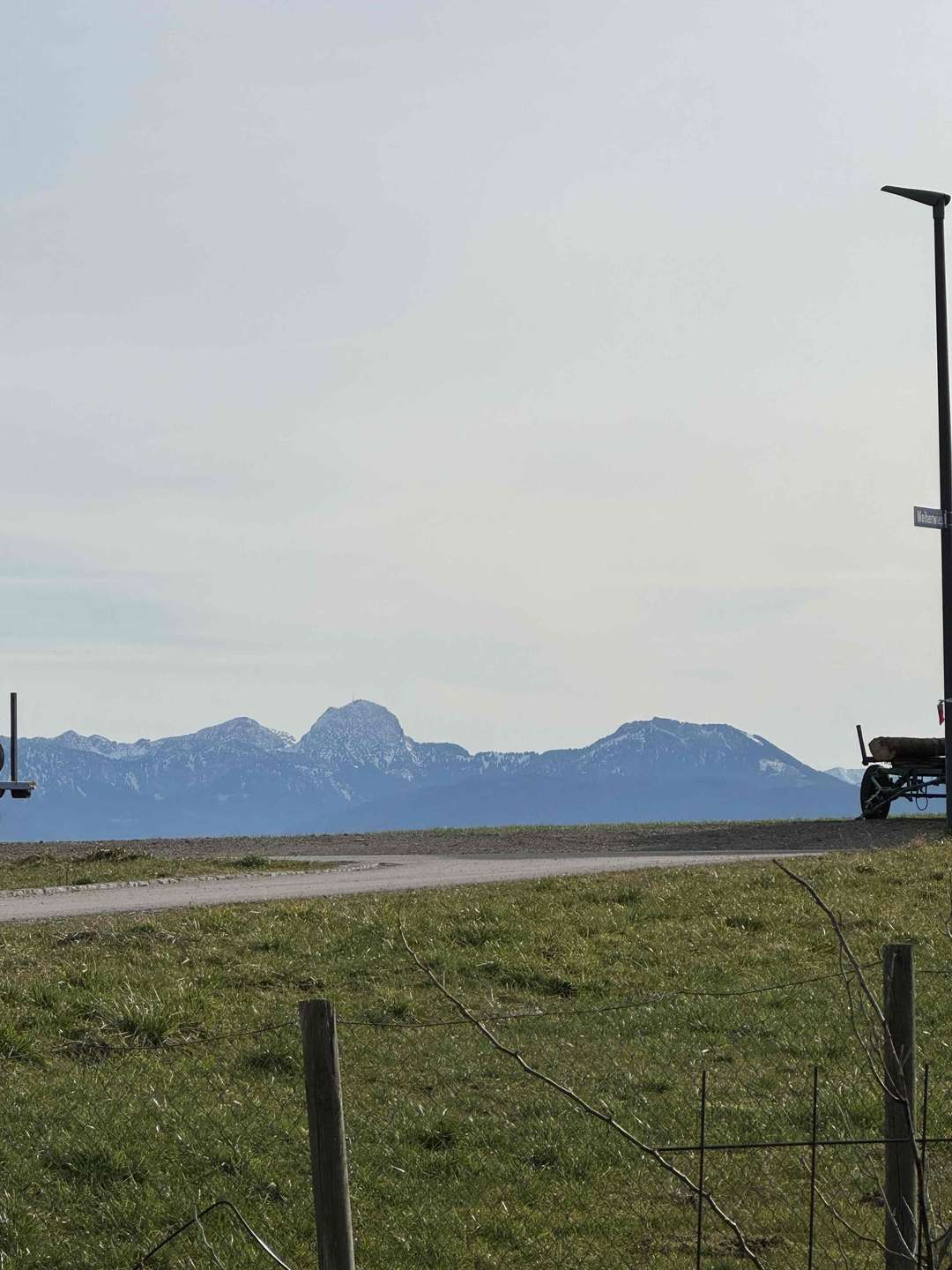 Traumgrundstück mit Bergblick - Bebaubar mit großem Einfamilienhaus mit Einliegerwohnung! – Tuntenhausen