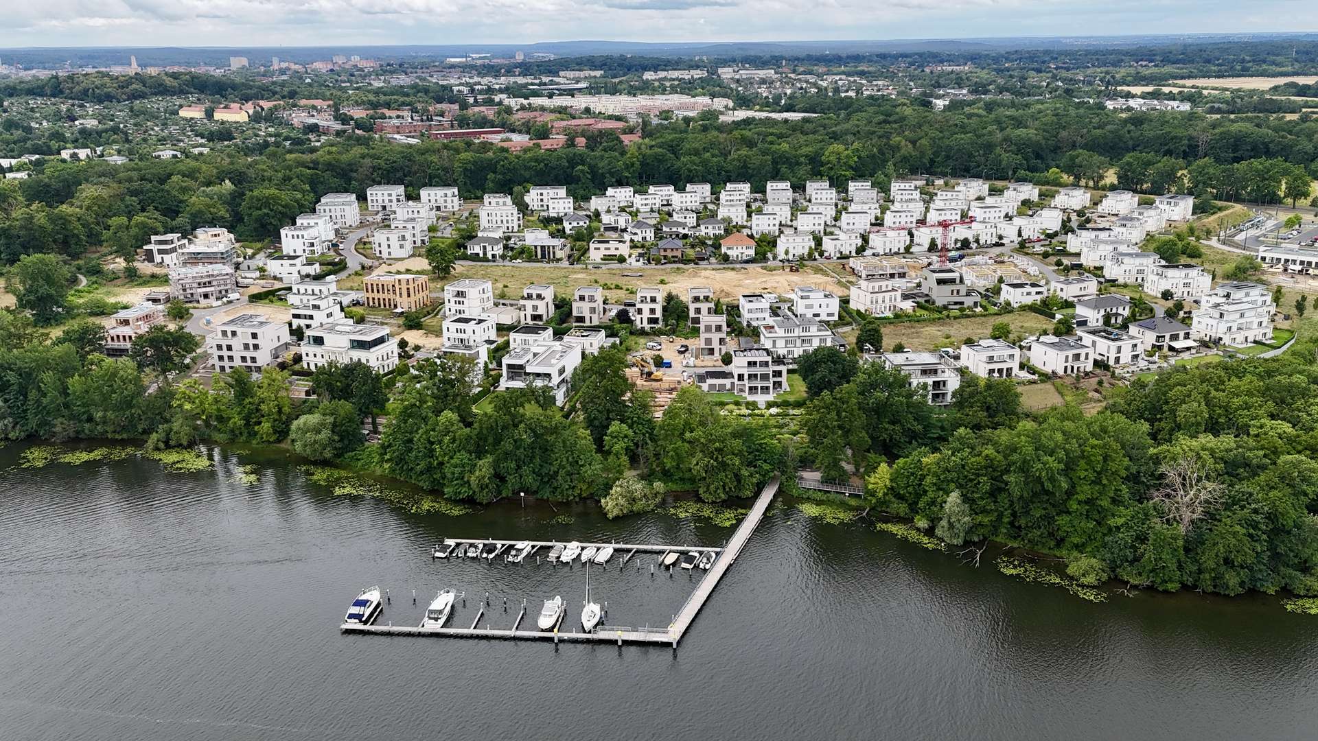 Hochwertige Villa am See im Potsdam – Potsdam