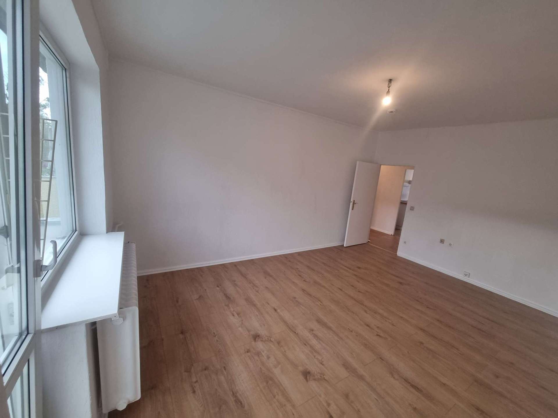 Stilvolle 2,5-Raum-Wohnung mit Einbauküche in Berlin Spandau – Berlin