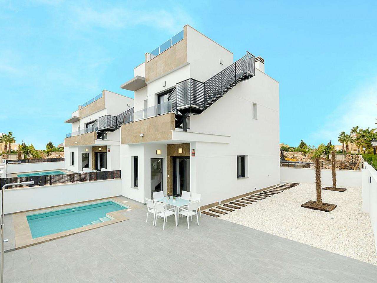 Neubau Villas mit 3 Schlafzimmern und 3 Badezimmern in Torrevieja| Ref: MA-2054B – Torrevieja