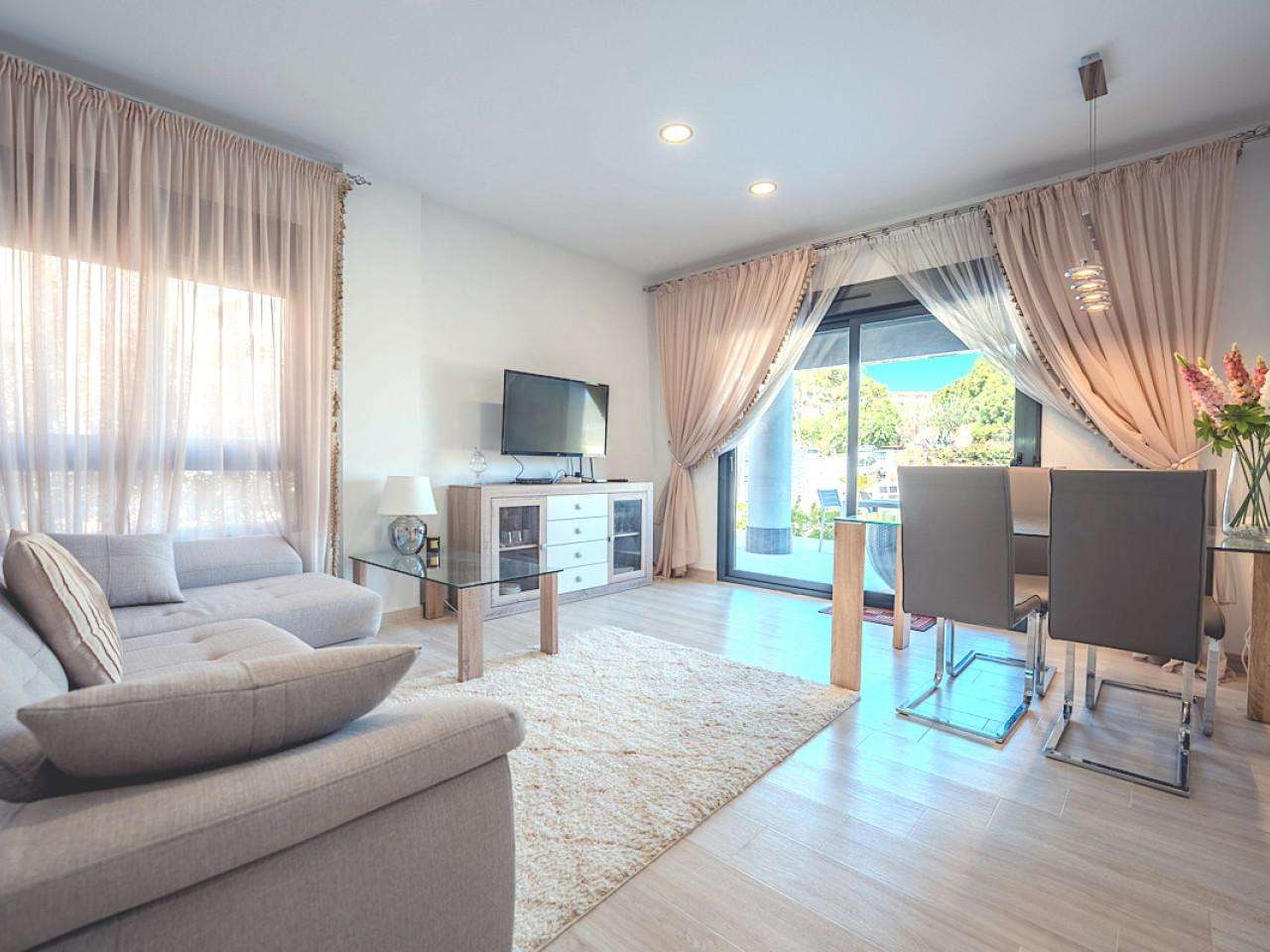 Etagenwohnung mit 2 Schlafzimmern und 2 Badezimmern in Torrevieja| Ref: MA-17998-rev – Torrevieja