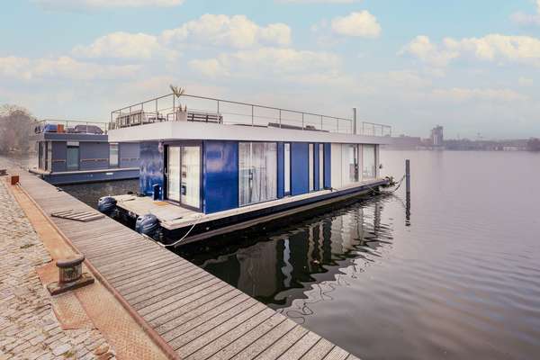Erleben Sie das einmalige Gefühl, auf einem exklusiven Hausboot zu leben!