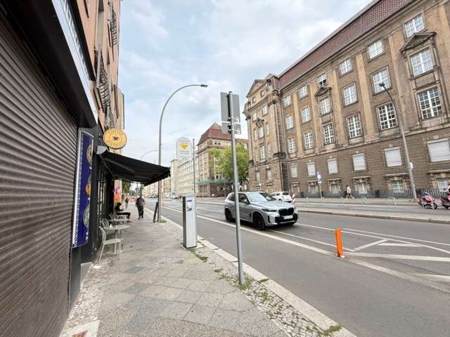 Charmante Altbauwohnung mit Gestaltungspotenzial im ruhigen zweiten Gartenhaus – Berlin