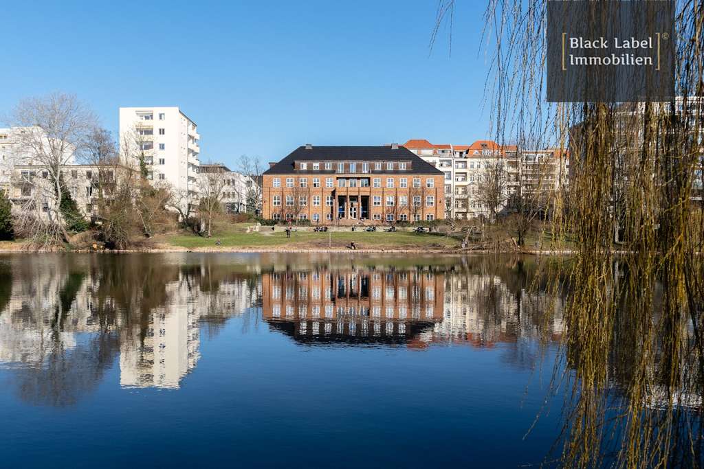 Kernsanierter Altbau im quirligen Kiezleben! – Berlin