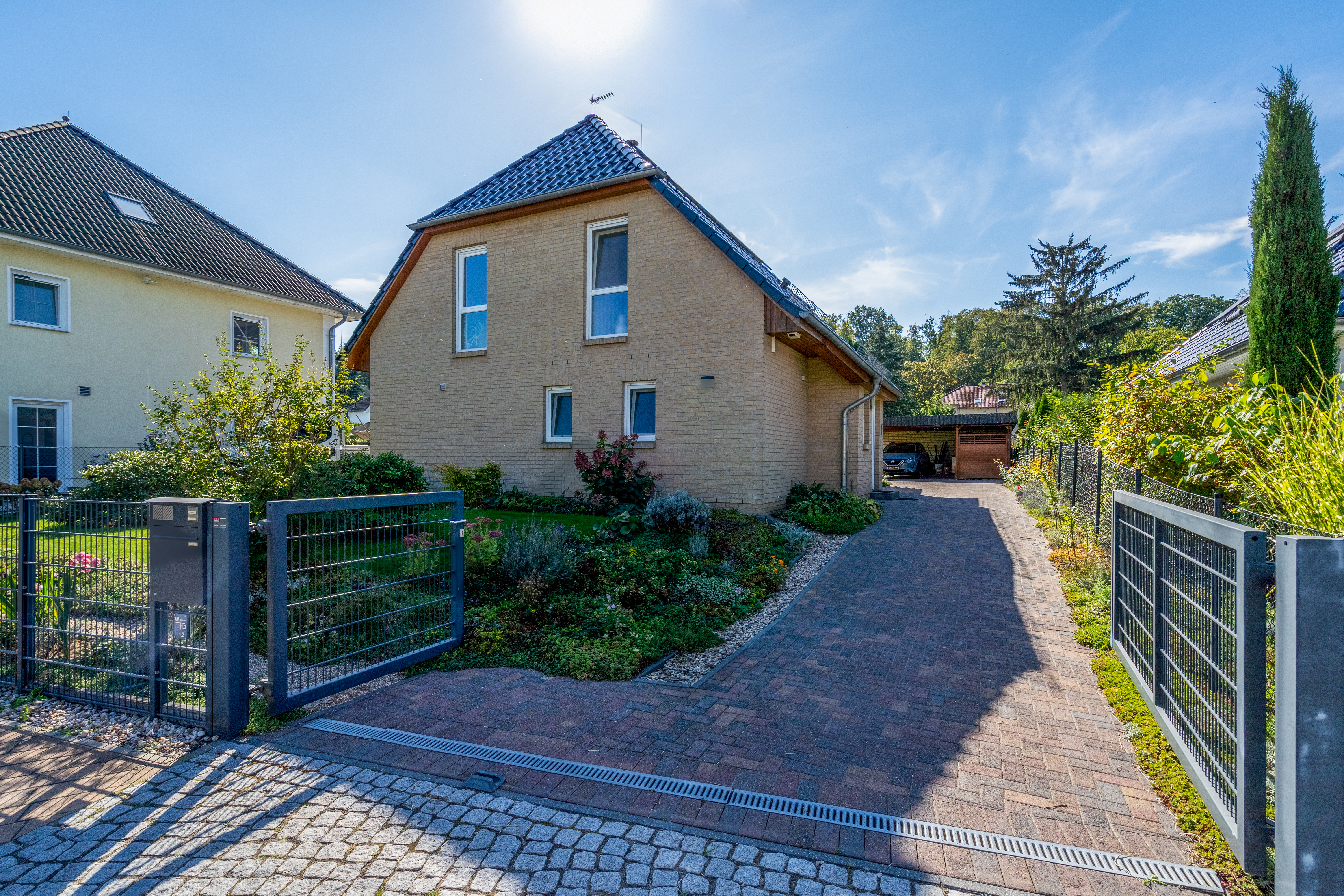 Am Park Sanssouci gelegen! Einfamilienhaus (BJ: 2007) Energieeffizienzklasse A+ (Umweltwärme) – Potsdam