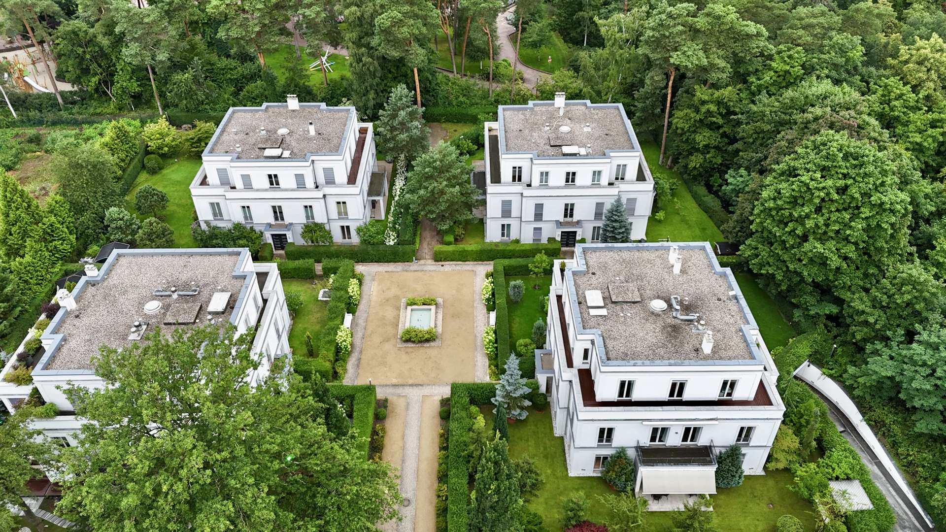 Hochwertige Wohnung mit traumhaften Garten – Berlin