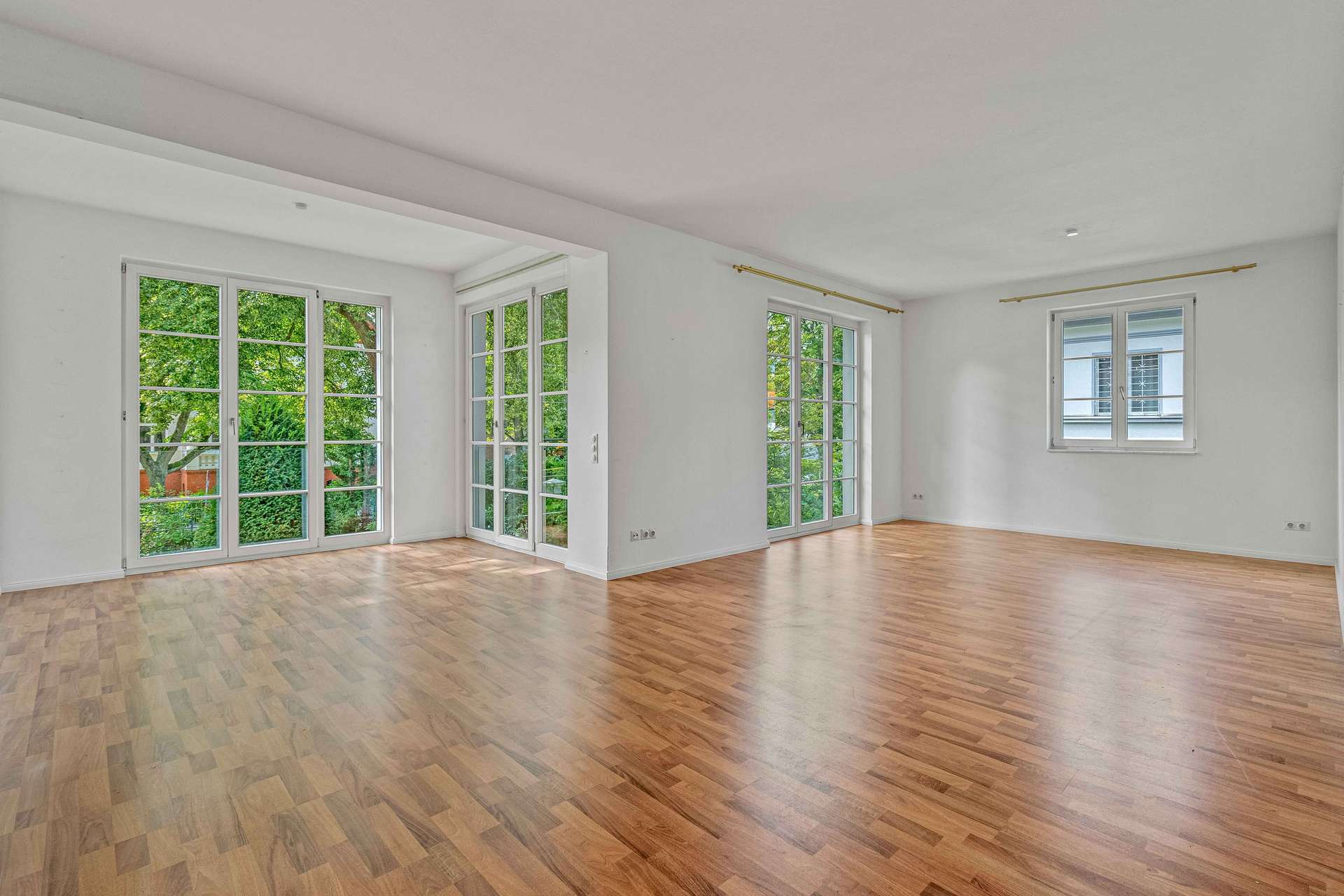 Bezugsfreie 3 - Zimmer-Eigentumswohnung in exklusiver Grunewaldlage – Wohnen wie im privaten Resort – Berlin