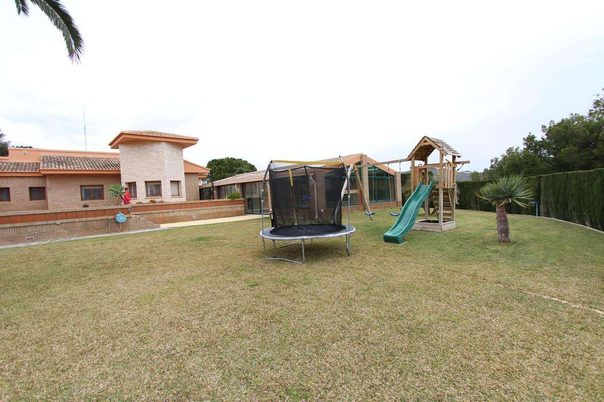 Villa mit 5 Schlafzimmern und 3 Badezimmern in Calpe| Ref: SCR0040 – Calpe