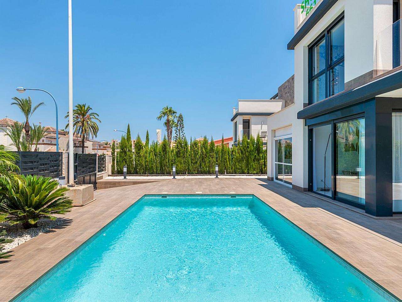 Neubau Villas mit 3 Schlafzimmern und 3 Badezimmern in La Manga| Ref: MA-1030E – La manga