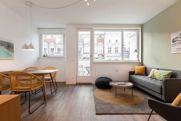 Commission-free for the buyer: Bright, modern 3-room apartment with balcony in the popular Stephankiez