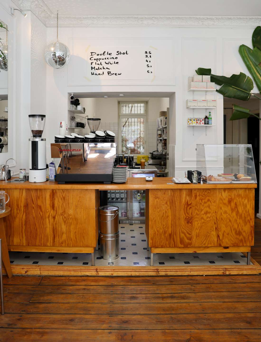 Turn-Key Art Café in Prenzlauer Berg – voll ausgestattet & sofort betriebsbereit – Berlin