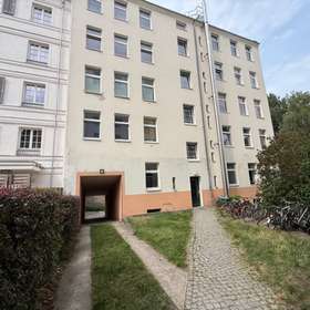 Charmante Altbauwohnung mit Gestaltungspotenzial im ruhigen zweiten Gartenhaus