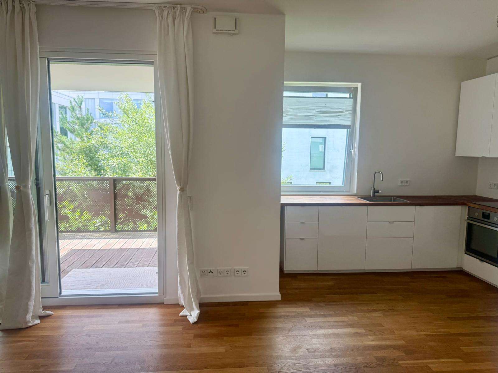Neuwertige 3 Zimmer Wohnung mit Balkon und Gäste WC im 1.OG vom begehrten Fünf Morgen – Berlin