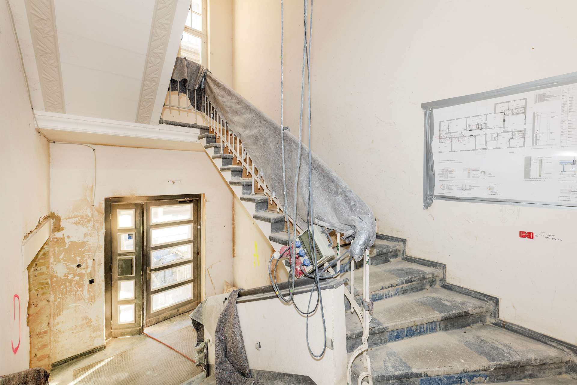 Traumhafte Maisonette-Altbauwohnung mit Balkon und Keller in Dahlem – Berlin