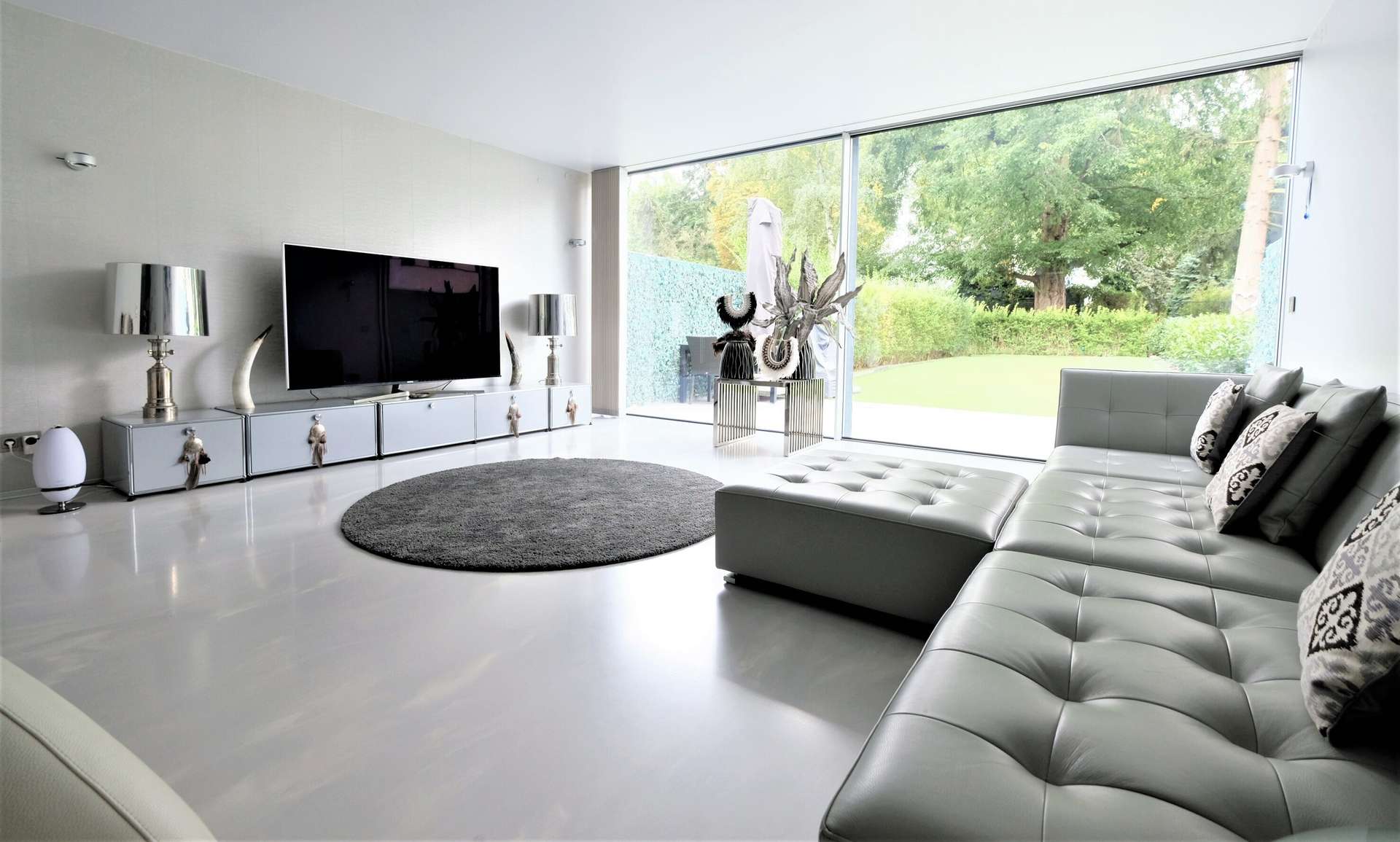 Außergewöhnliches Wohnerlebnis: Design-Townhouse am Hagenplatz mit Pool & Garage – Berlin