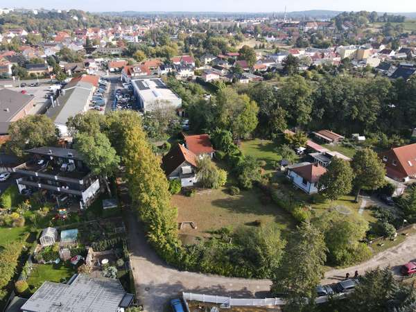Schönes Wohnbaugrundstück mit Seezugang und Bootssteg in Werder (Havel)