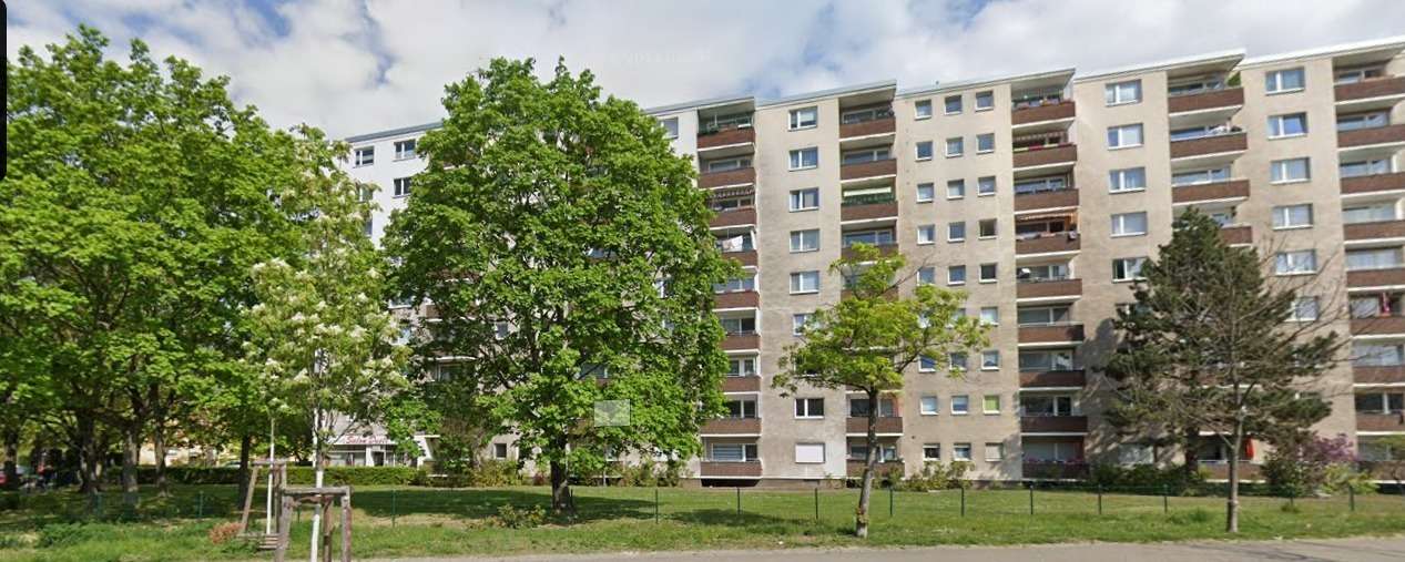 Gemütliche Drei-Zimmer-Wohnung im Hochparterre gegenüber der Gropiuspassage – Berlin – Außenansicht
