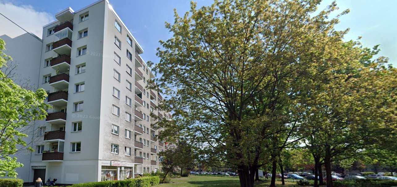 Gemütliche Drei-Zimmer-Wohnung im Hochparterre gegenüber der Gropiuspassage – Berlin – Außenansicht