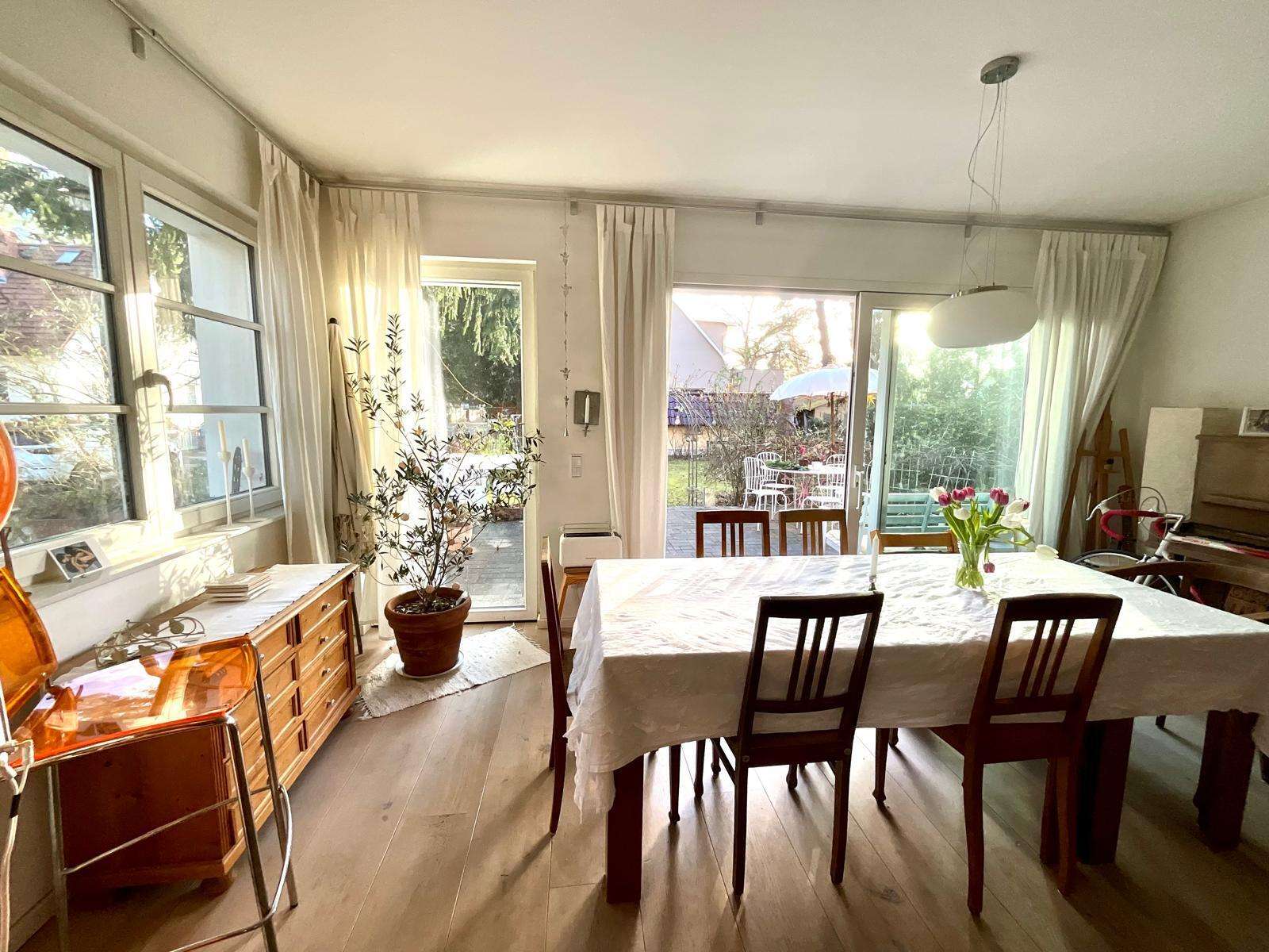 Zehlendorf um die Ecke: Einfamilienhaus in idyllischer Lage mit vier Schlafzimmer – Kleinmachnow
