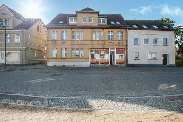 Vermietetes Wohn- und Geschäftshaus in Rhinow – ideal als Kapitalanlage!