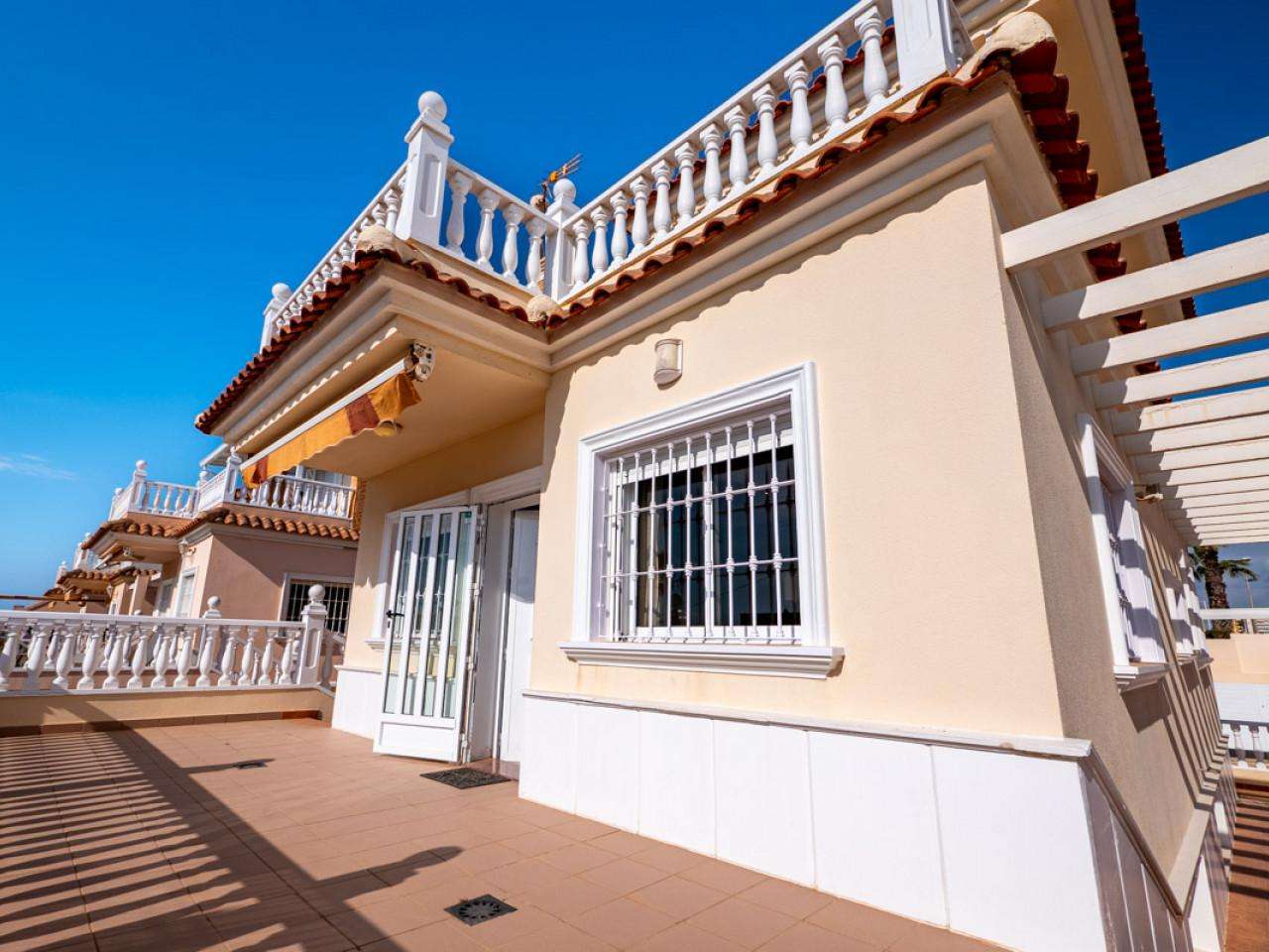 Villa mit 5 Schlafzimmern und 4 Badezimmern in Torrevieja| Ref: MA-17928-rev – Torrevieja