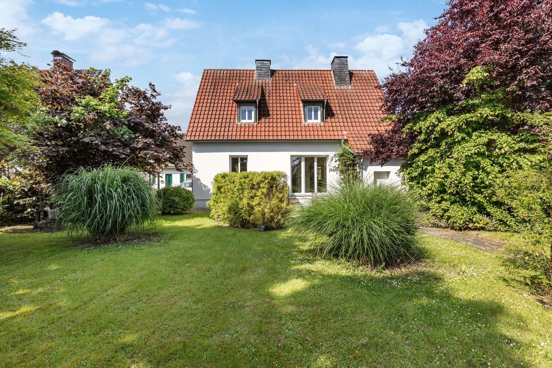 Ihr Glücksort: Freistehendes Einfamilienhaus mit liebevoll gestaltetem Garten und 3-6 Zimmern – Soest