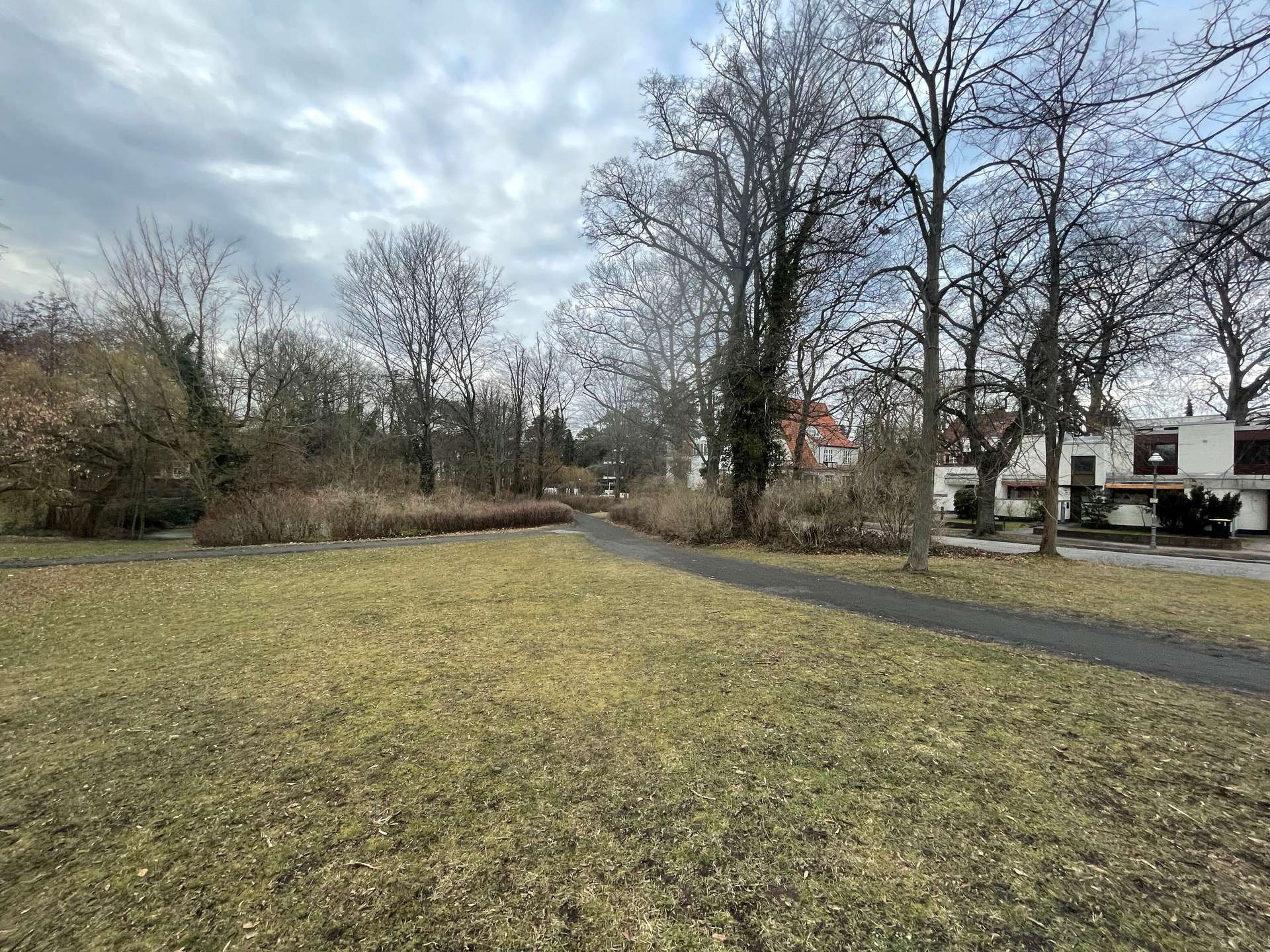 Bestlage am Messelpark in Dahlem: Haus im Haus mit herrlicher Terrasse – Berlin