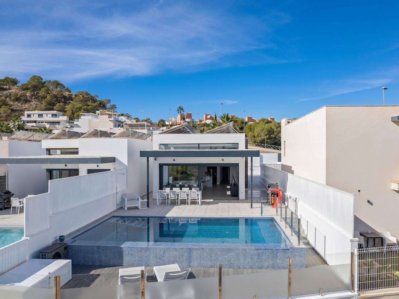 Villa mit 4 Schlafzimmern und 4 Badezimmern in San Miguel de Salinas| Ref: MA-18000-rev – San miguel de salinas
