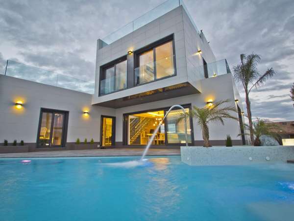 Neubau Villas mit 3 Schlafzimmern und 3 Badezimmern in San Miguel de Salinas| Ref: MA-1013D