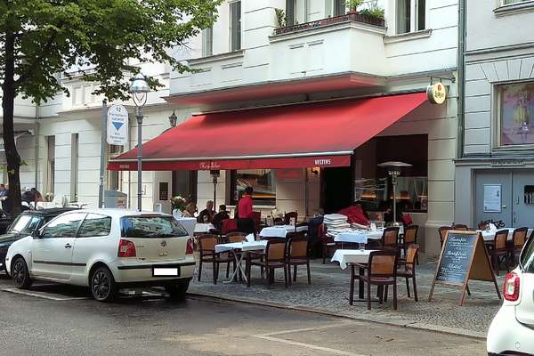 Repräsentative Gewerbeimmobilie mit ikonischem Restaurantstandort in Charlottenburg