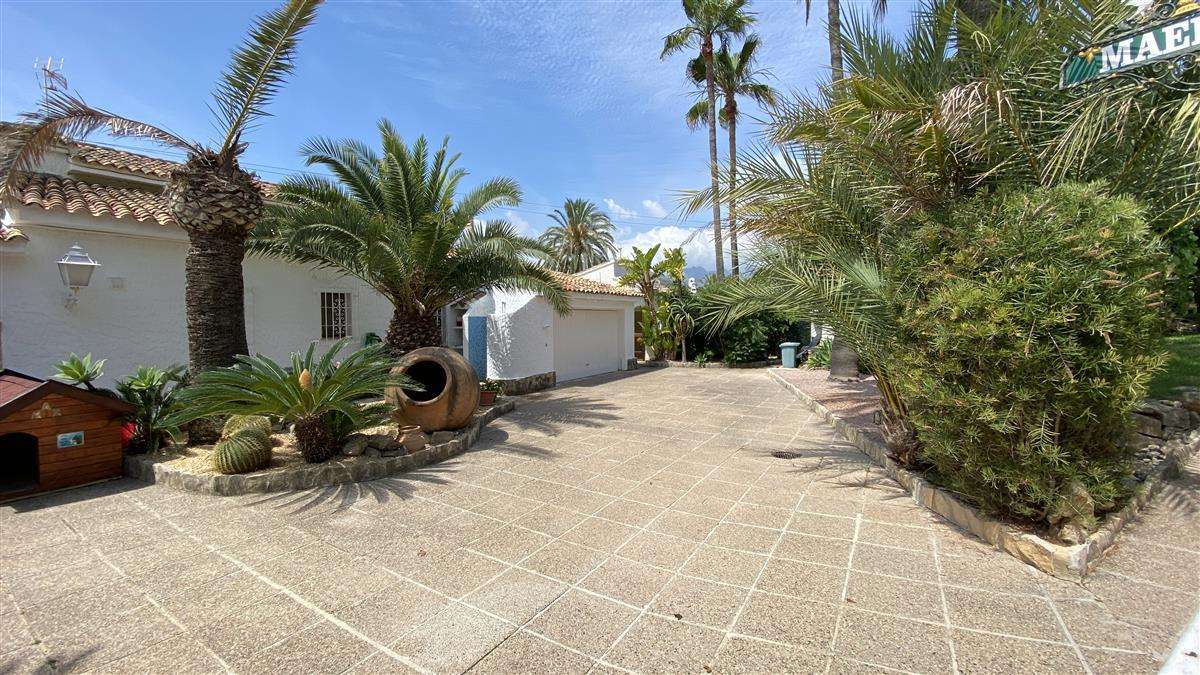 Villa mit 18 Schlafzimmern und 9 Badezimmern in Calpe| Ref: SCR0264 – Calpe