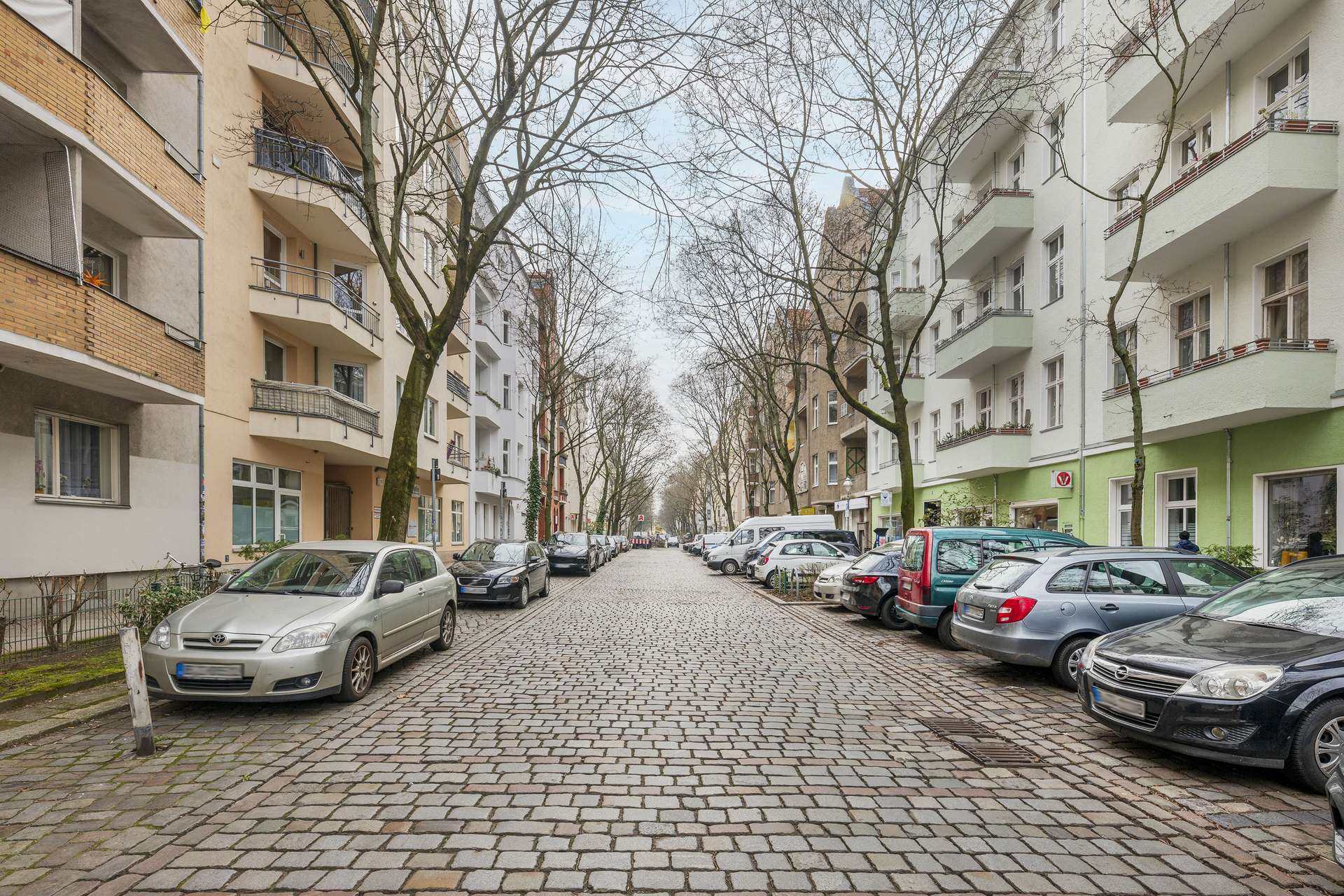 Aufgeteiltes Mehrfamilienhaus in Alt Moabit nahe Bundesratsufer – Berlin
