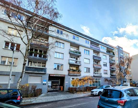 Highlight in der Zillestraße: sanierte 2-Zimmer-Wohnung mit Balkon & moderner Ausstattung