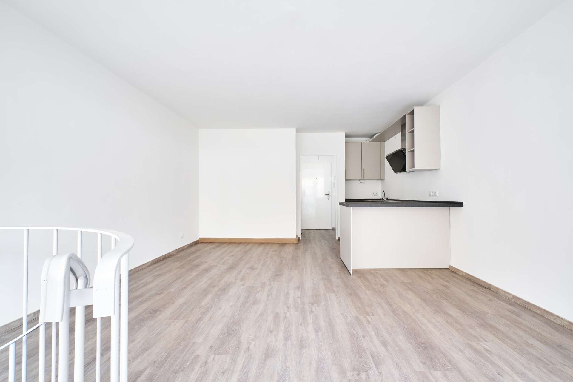 Traumwohnung in Toplage Gatow: Direkt am Wasser, 2,5 Zimmer, 2 Bäder & Balkon – Berlin
