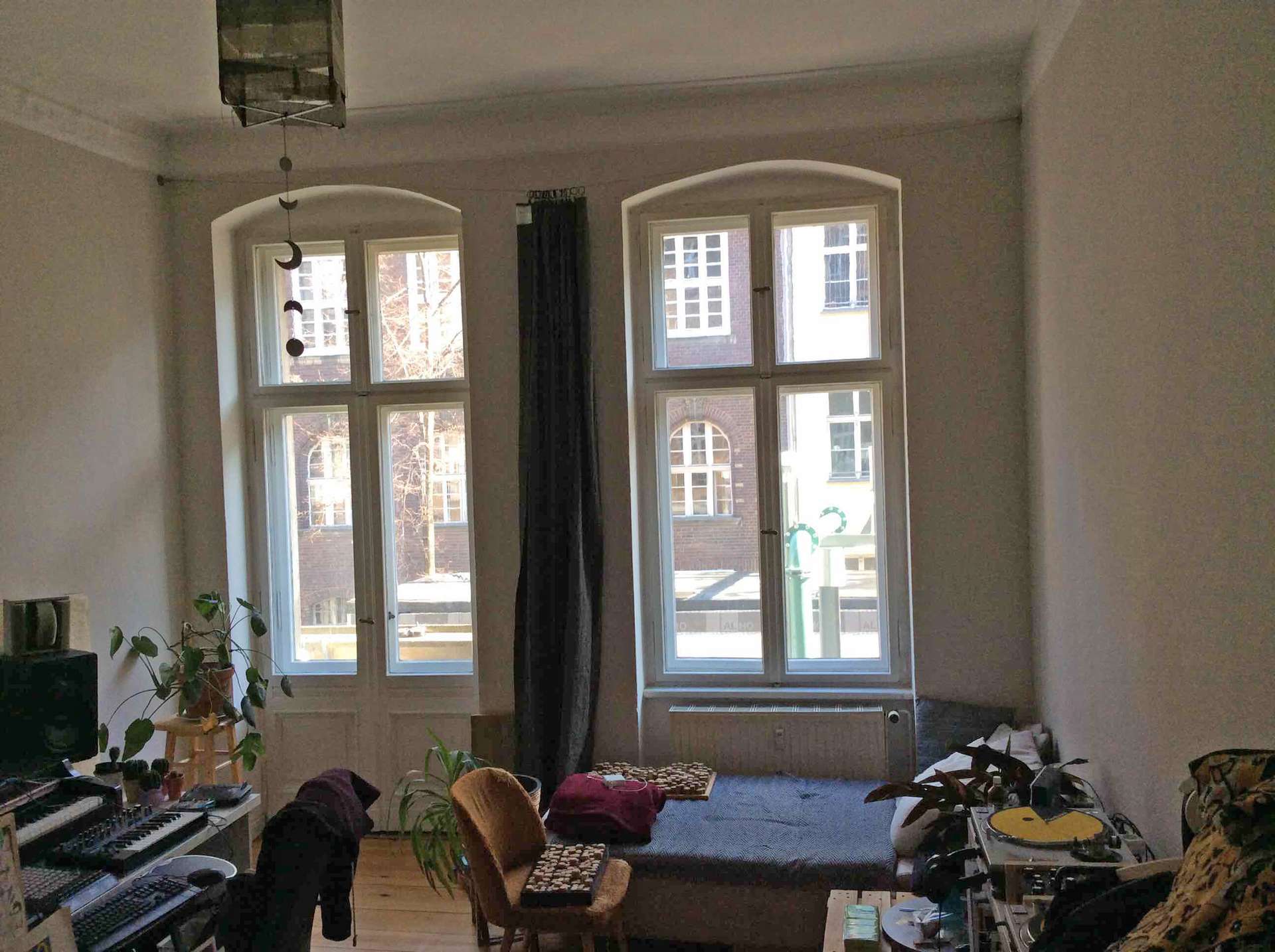 Helle 4-Zimmer-Altbauwohnung mit Balkon im Florakiez zum selbst verwirklichen - Bezugsfrei ab 2026 – Berlin