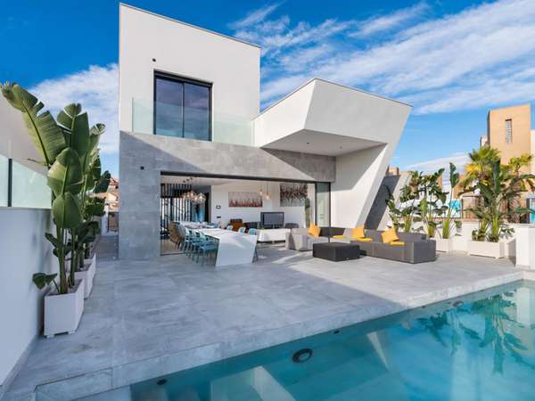 Neubau Villas mit 4 Schlafzimmern und 6 Badezimmern in Ciudad Quesada| Ref: MA-1258F