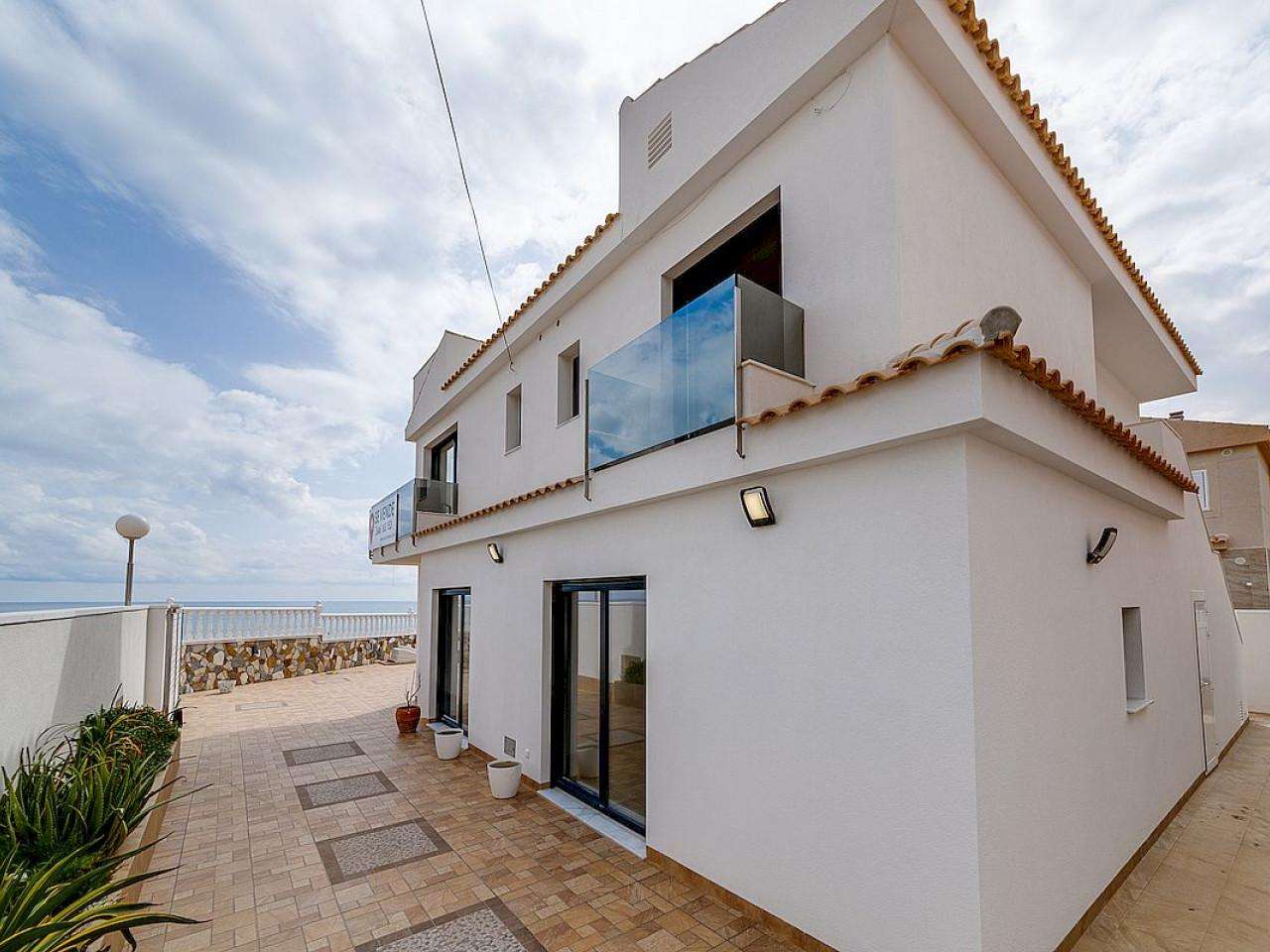 Neubau Villas mit 4 Schlafzimmern und 6 Badezimmern in Torrevieja| Ref: MA-2098 – Torrevieja