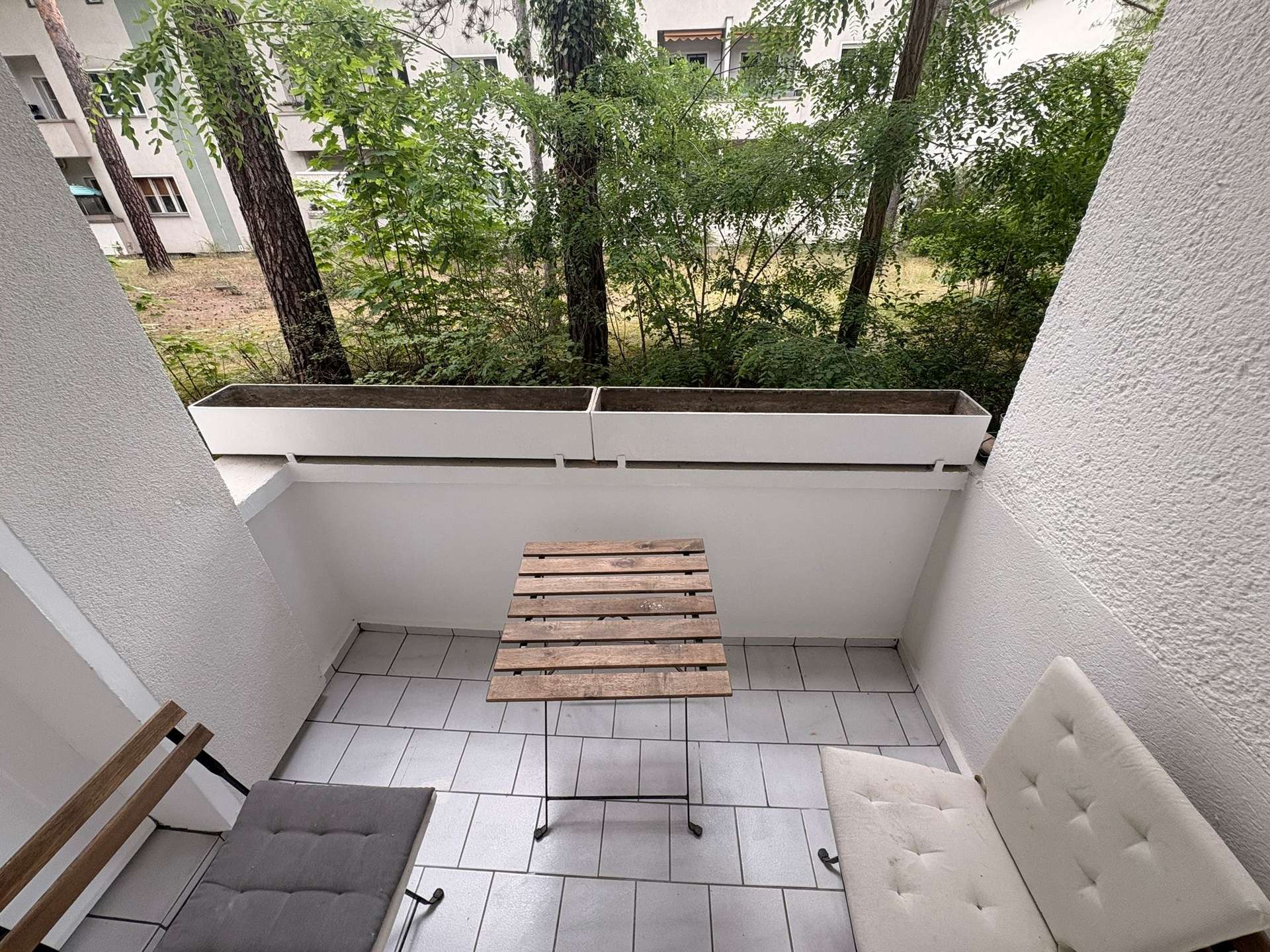 Ruhig wohnen im Grünen – frisch renovierte Wohnung in Zehlendorf – Berlin