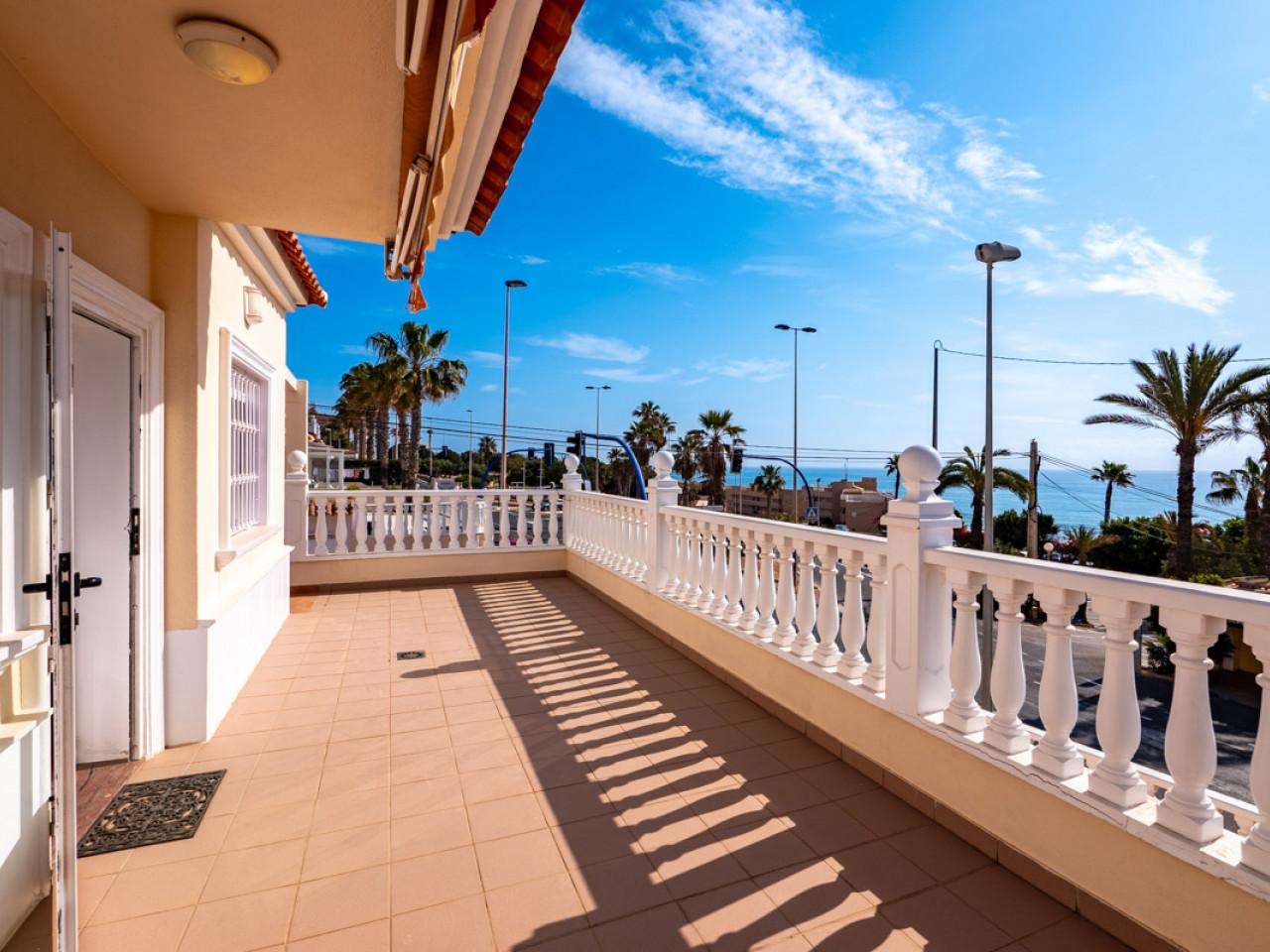 Villa mit 5 Schlafzimmern und 4 Badezimmern in Torrevieja| Ref: MA-17928-rev – Torrevieja