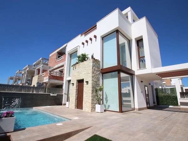 Neubau Villas mit 3 Schlafzimmern und 3 Badezimmern in Ciudad Quesada| Ref: MA-1103B