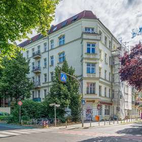 Großzügige 3,5-Zimmer-Altbauwohnung mit Balkon – stilvoll renoviert und modernisiert
