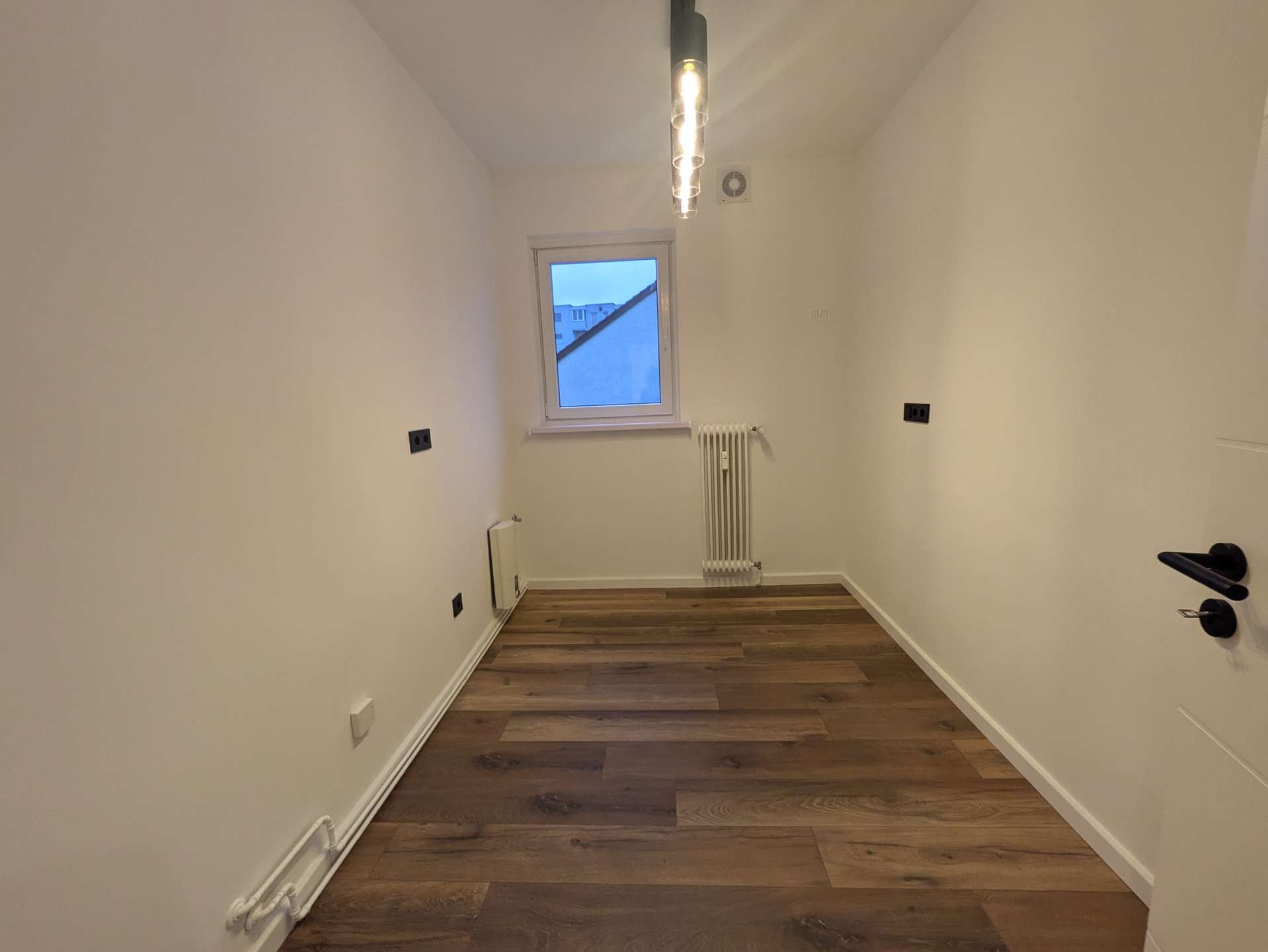 Ihr neues Zuhause in Spandau! Kernsanierte 2-Zimmer-Wohnung mit Balkon und Wohlfühlfaktor – Berlin 