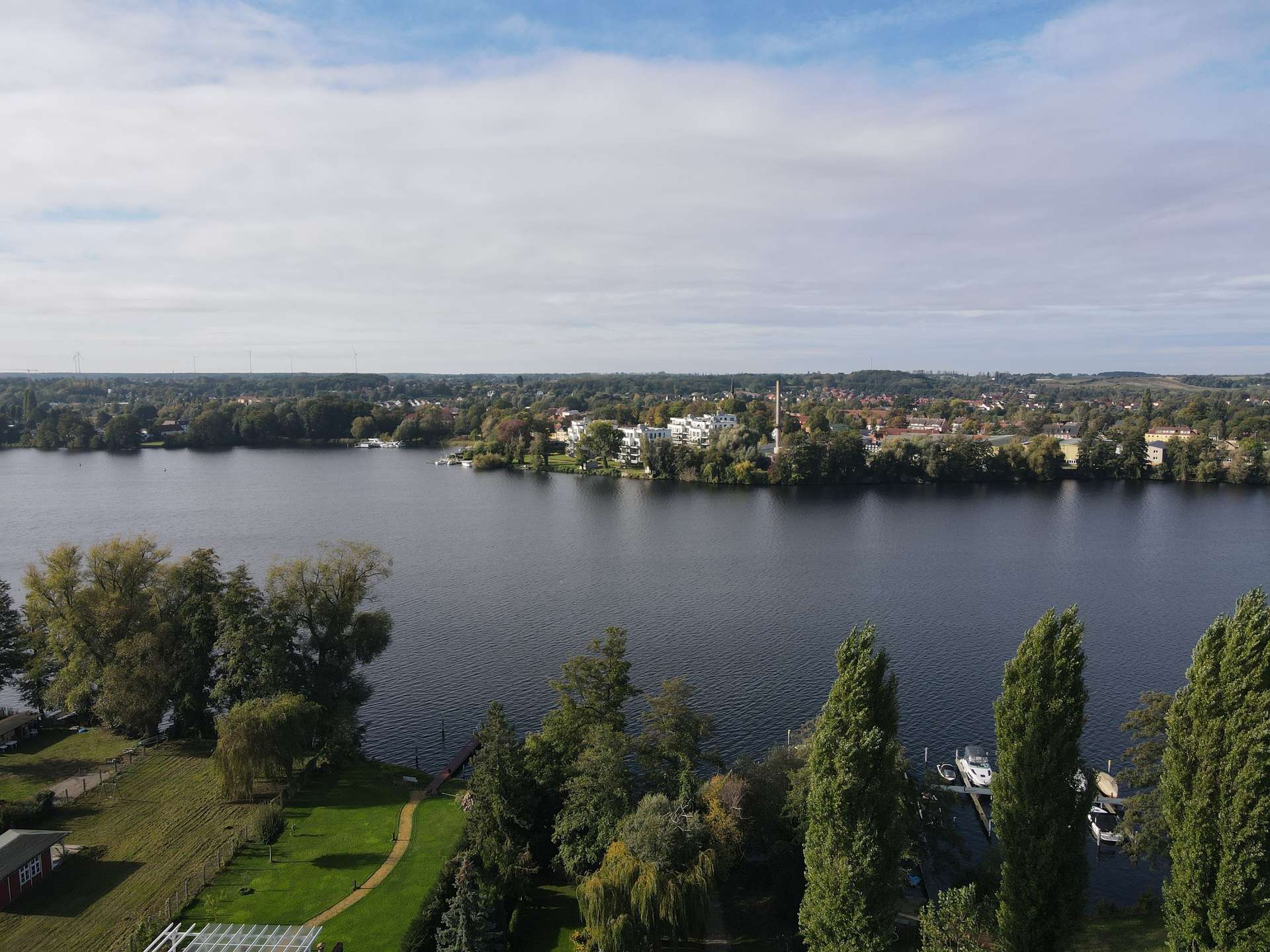 Schönes Wohnbaugrundstück mit Seezugang und Bootssteg in Werder (Havel) – Werder (Havel)
