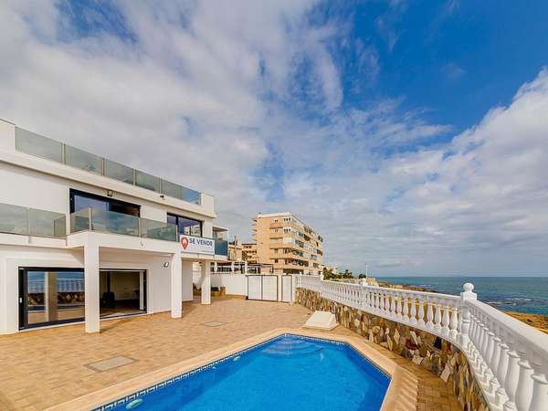 Neubau Villas mit 4 Schlafzimmern und 6 Badezimmern in Torrevieja| Ref: MA-2098