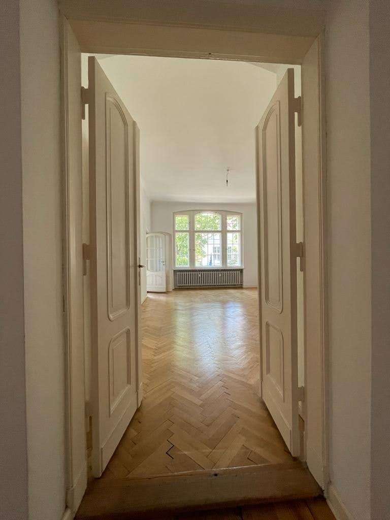Grunewalder Wohntraum: Villenetage im ehemaligen Direktorenhaus mit viel Gestaltungspotenzial – Berlin